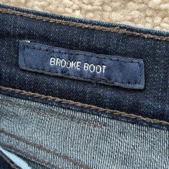 Lucky Brand Boot Cut Jeans - Picture 5 of 5